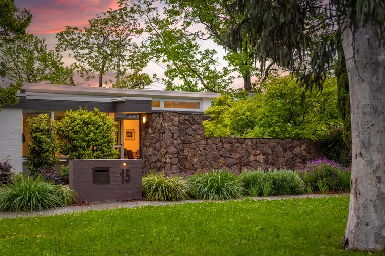 15 Gawler Crescent, Deakin ACT 2600