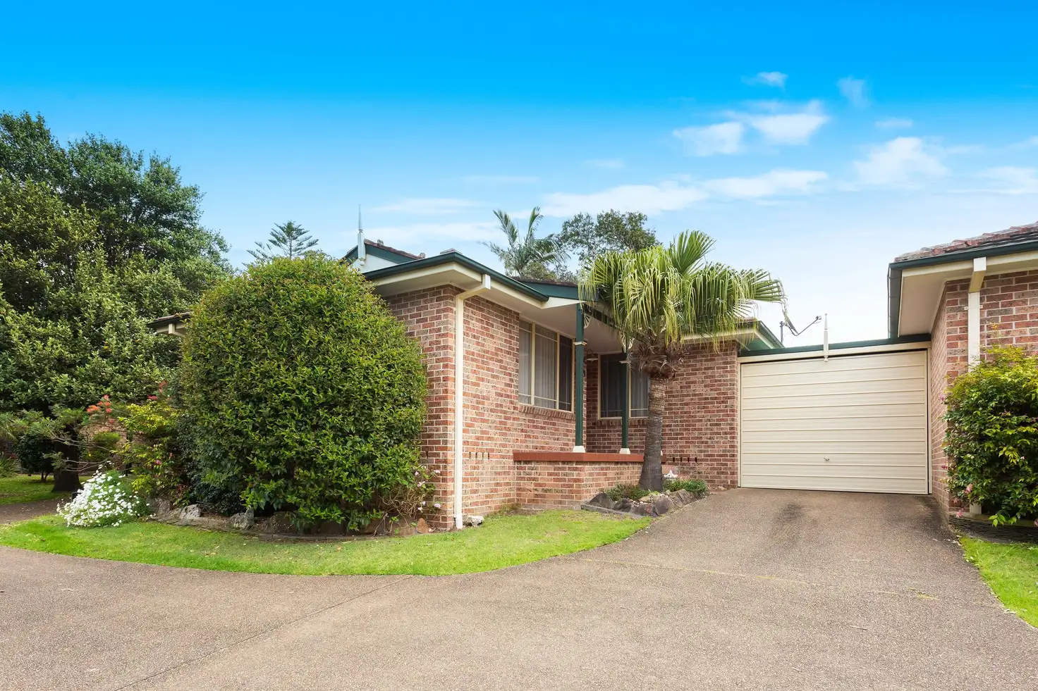 Main view of Homely villa listing, 13/103-105 Glencoe Street, Sutherland NSW 2232
