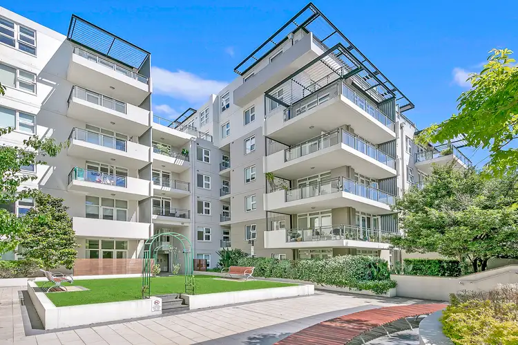 2/7 Bay Drive, Meadowbank NSW 2114