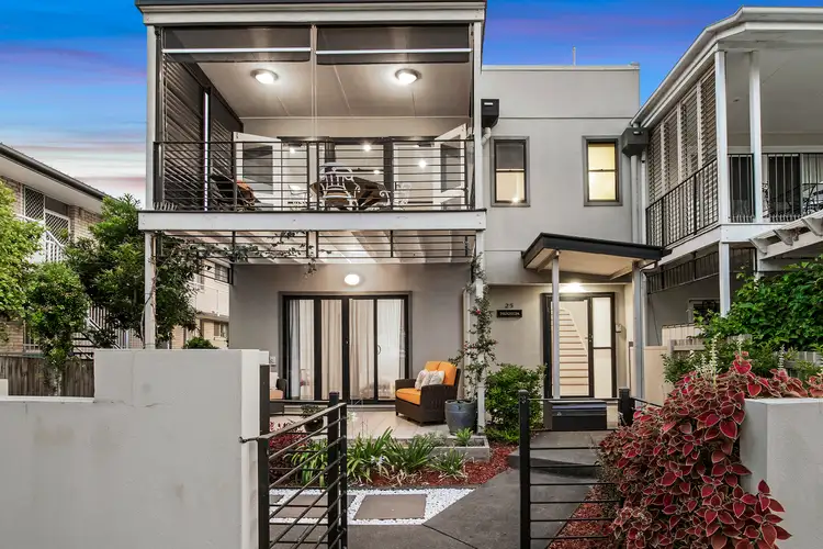 25 Balmoral Terrace, East Brisbane QLD 4169