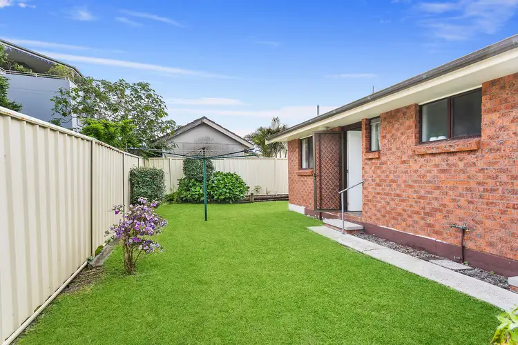 Third view of Homely villa listing, 6/90 Thompson Street, Long Jetty NSW 2261