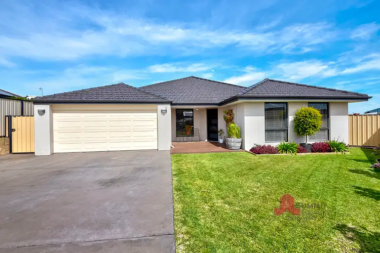 8 Romney Way, Eaton WA 6232