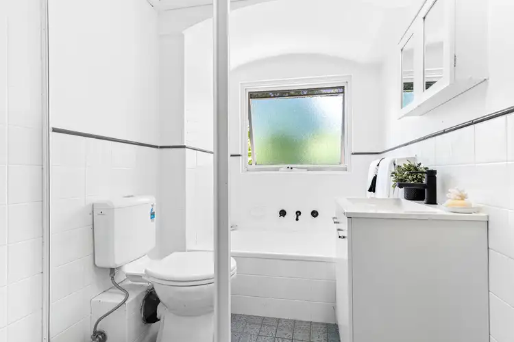 Fifth view of Homely apartment listing, 3/19 Holborn Avenue, Dee Why NSW 2099