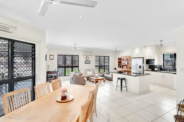17 Pelling Close, Kanimbla QLD 4870