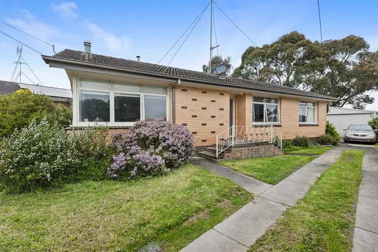 37 Lovenear Grove, Ballarat East VIC 3350