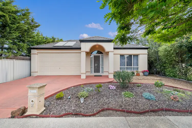 2 Muirhead Gardens, Caroline Springs VIC 3023