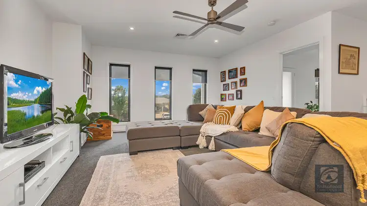 Fifth view of Homely house listing, 6 Grayson Terrace, Echuca VIC 3564