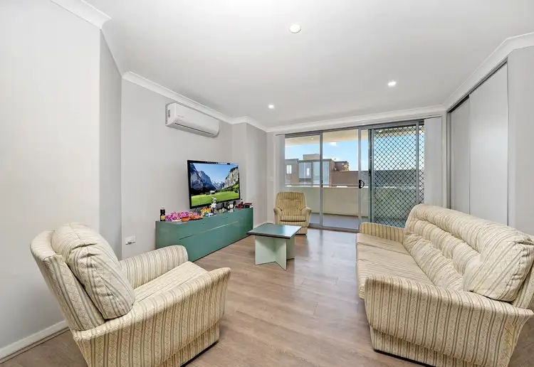 201/10 Cornelia Road, Toongabbie NSW 2146