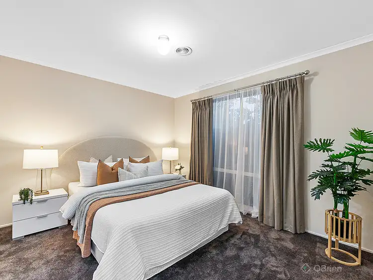 Fifth view of Homely house listing, 6 Turella Close, Berwick VIC 3806