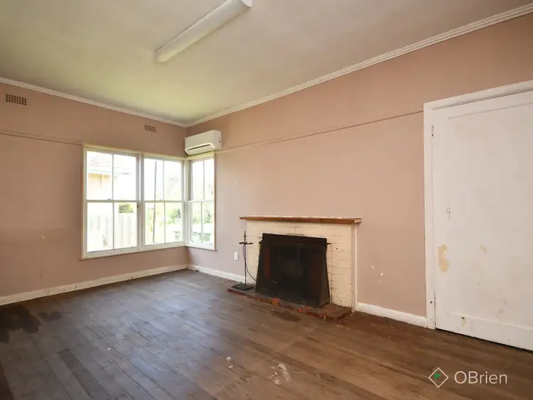 Second view of Homely house listing, 124 Dalmahoy Street, Bairnsdale VIC 3875