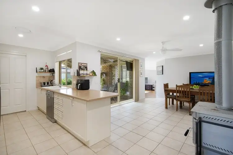 Third view of Homely house listing, 6 Kalimna Close, Lake Haven NSW 2263