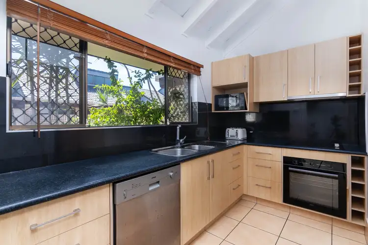 Fifth view of Homely villa listing, 2/7 Lind Avenue, Palm Beach QLD 4221