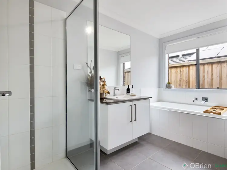 Fifth view of Homely house listing, 31 King Parrot Boulevard, Drouin VIC 3818
