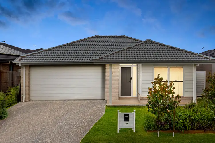 19 Lindeman Circuit, Pimpama QLD 4209