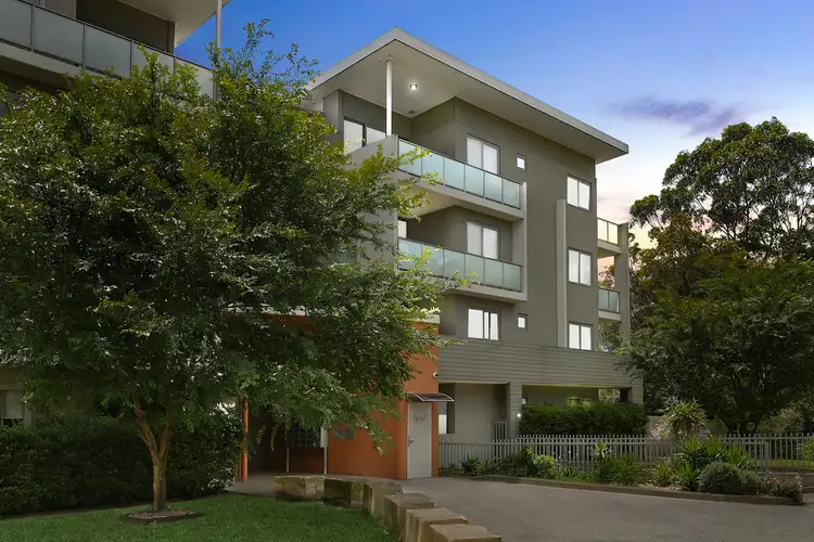 205D/2 Rowe Drive, Potts Hill NSW 2143