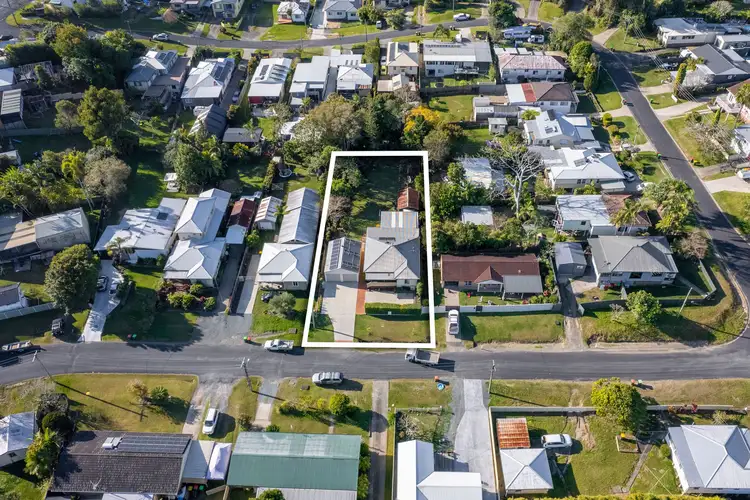 8 Alexander Street