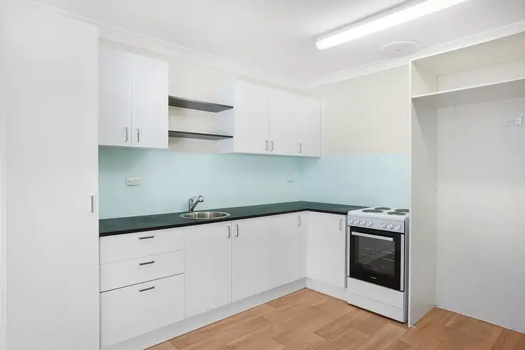 2/27 Warburton Street, North Ward QLD 4810