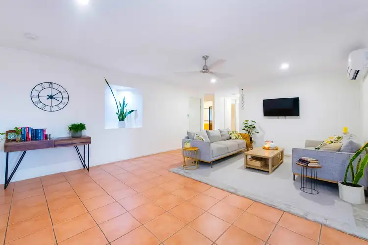 Fifth view of Homely house listing, 2 Jade Court, Glenella QLD 4740
