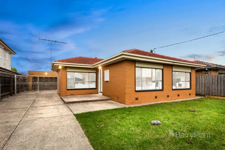 18 Skipton Street, St Albans VIC 3021