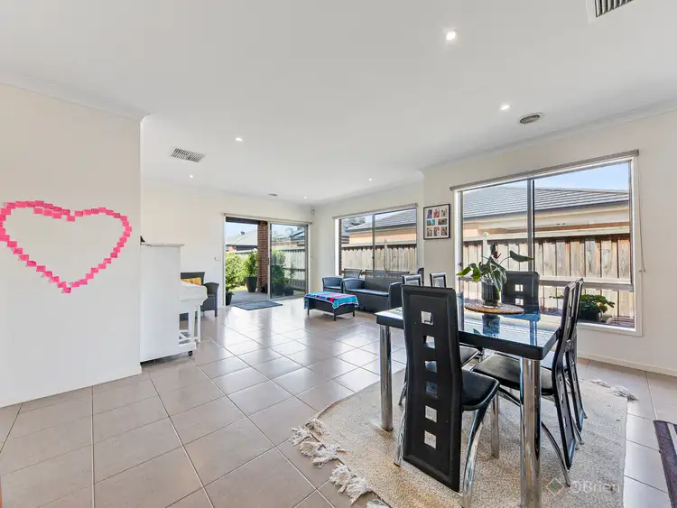 Fifth view of Homely house listing, 4 Feathertop Court, Cranbourne North VIC 3977