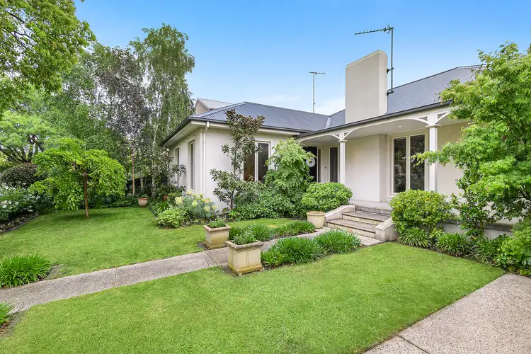 18 Vista Road, Newtown VIC 3220