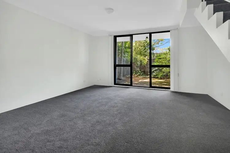 21/8 Jersey Road