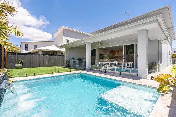 18 Quay Circuit, Newport QLD 4020