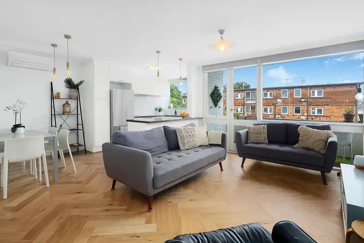 23/19 Robe Street, St Kilda VIC 3182