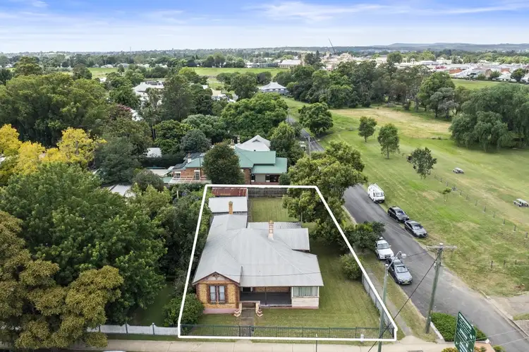 1 Belmore Road, Lorn NSW 2320