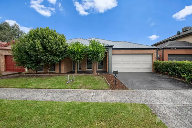 4 Lagoon Row, Officer VIC 3809
