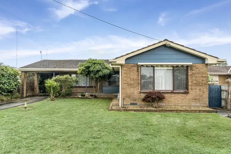 2 Batson Crescent