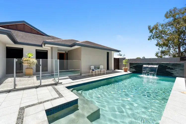 60 Hounslow Way, Seventeen Mile Rocks QLD 4073