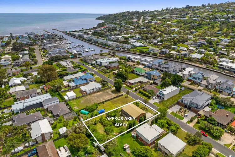 14 Buckley Street, Safety Beach VIC 3936