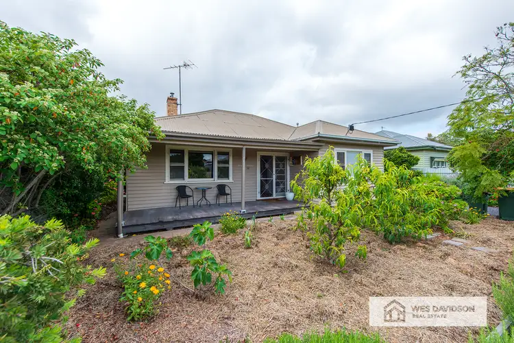 32 Wavell Street, Horsham VIC 3400