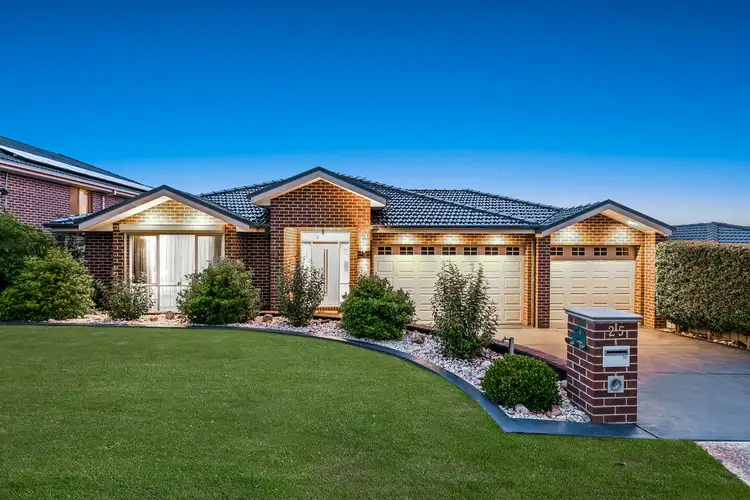 25 Sheldon Drive, Berwick VIC 3806