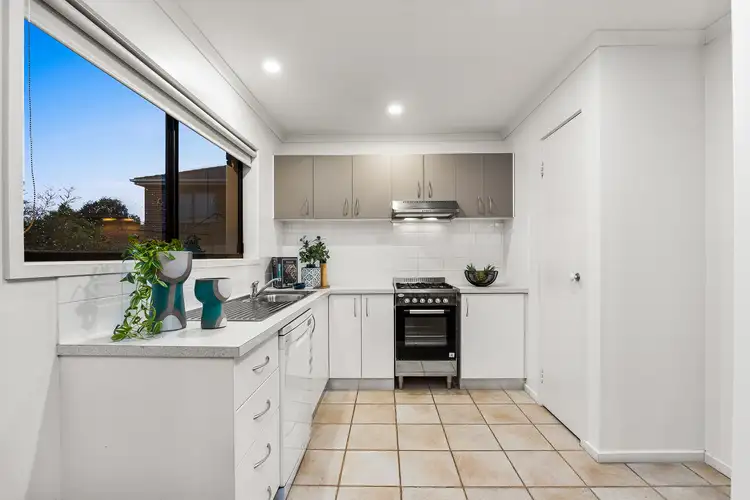 Fifth view of Homely unit listing, 9/10 Houston Court, Box Hill South VIC 3128