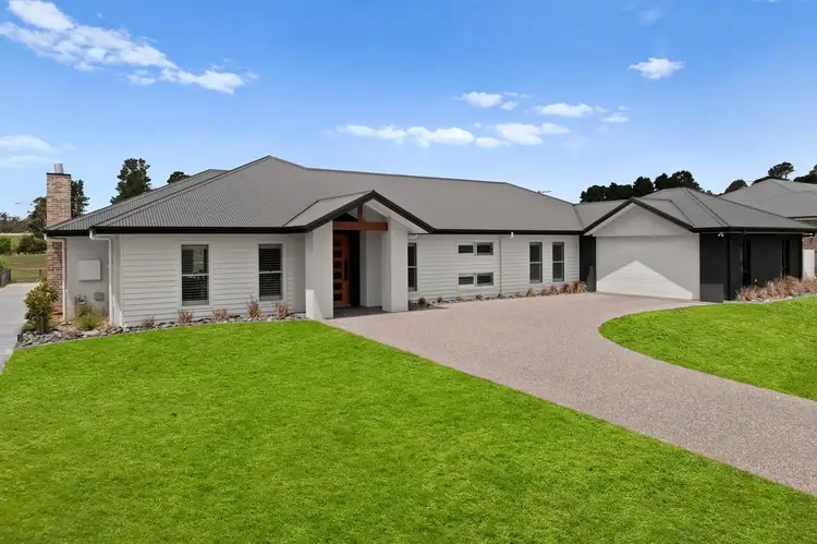 Main view of Homely house listing, 8 Guthawah Way, Renwick NSW 2575