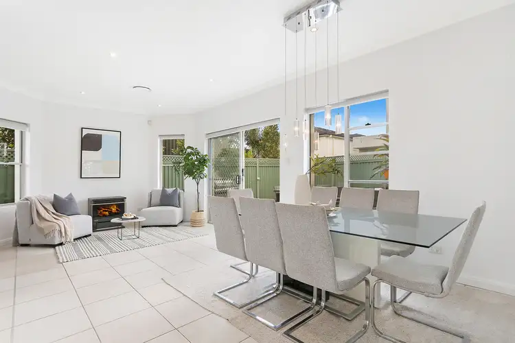 4/70 Holt Road