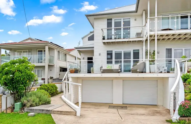 Main view of Homely unit listing, 2/152 Caves Beach Road, Caves Beach NSW 2281