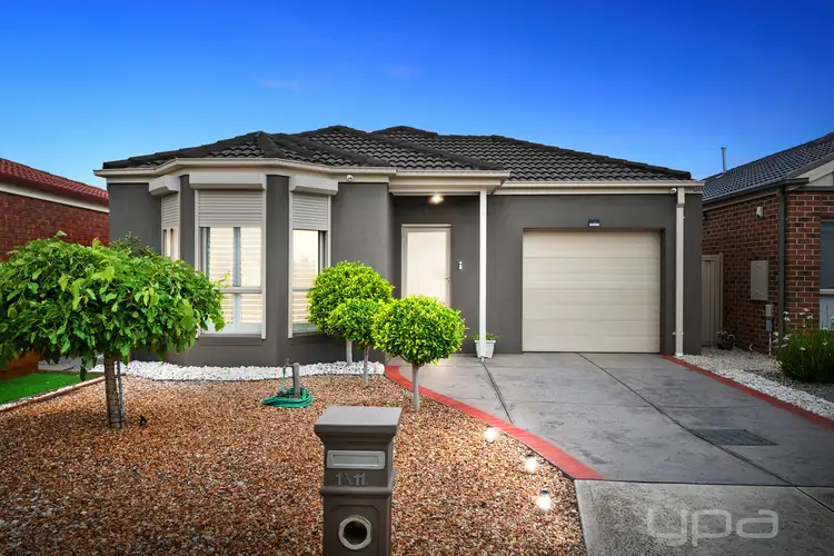 1/11 Ranfurlie Circuit, Melton West VIC 3337