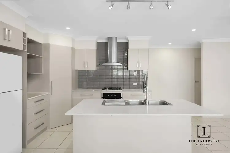 25 Fossilbrook Bend, Trinity Park QLD 4879