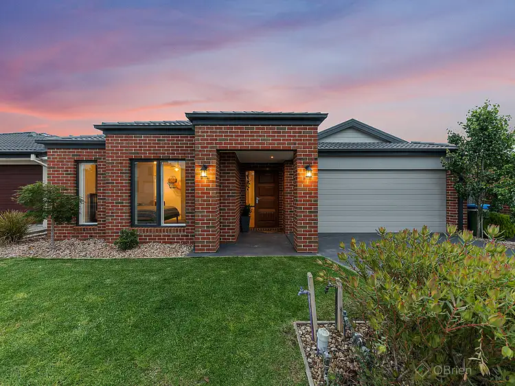 18 Viewbright Road, Clyde North VIC 3978