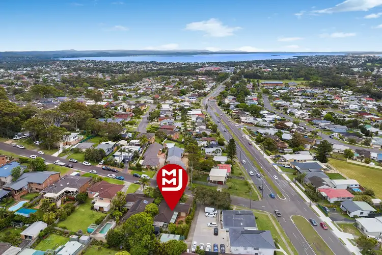 4 Mossman Avenue
