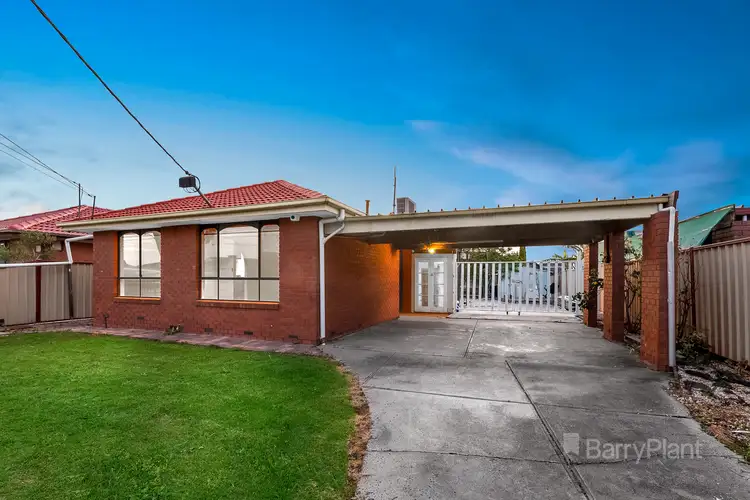 17 Cromwell Road, Kings Park VIC 3021
