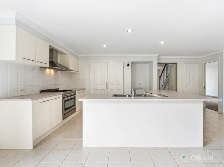 13 Glenmaggie Close, Berwick VIC 3806