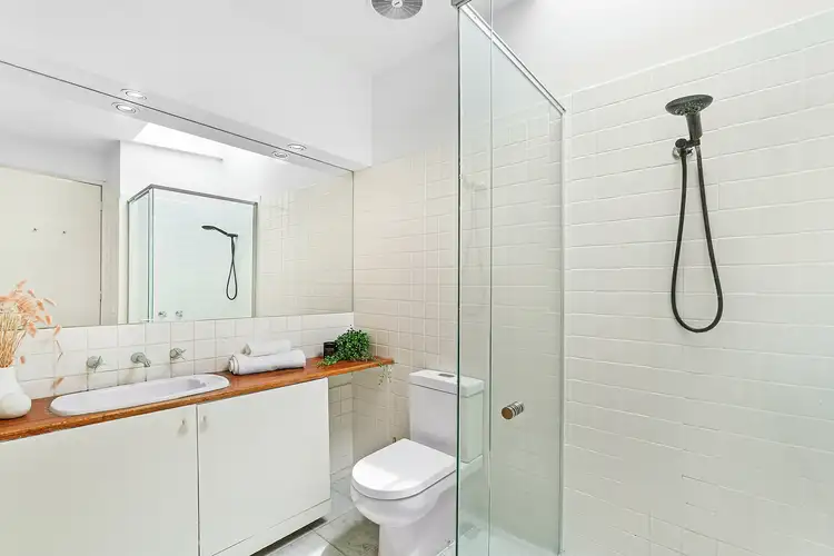Fifth view of Homely apartment listing, 2/156 Carlisle Street, St Kilda VIC 3182