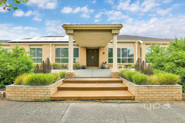 14 Cambridge Crescent, Taylors Lakes VIC 3038