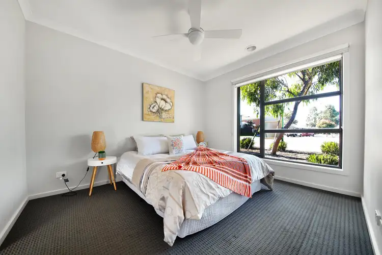 13 Mathoura Avenue, Werribee VIC 3030