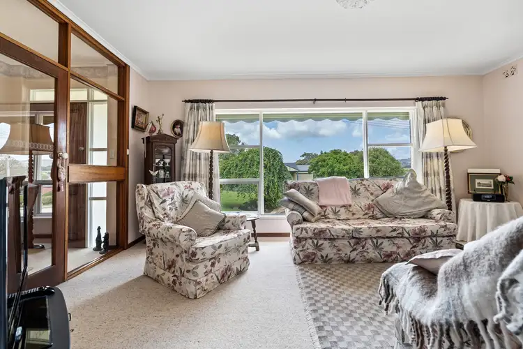 Fifth view of Homely house listing, 1 Windemere Place, O'halloran Hill SA 5158