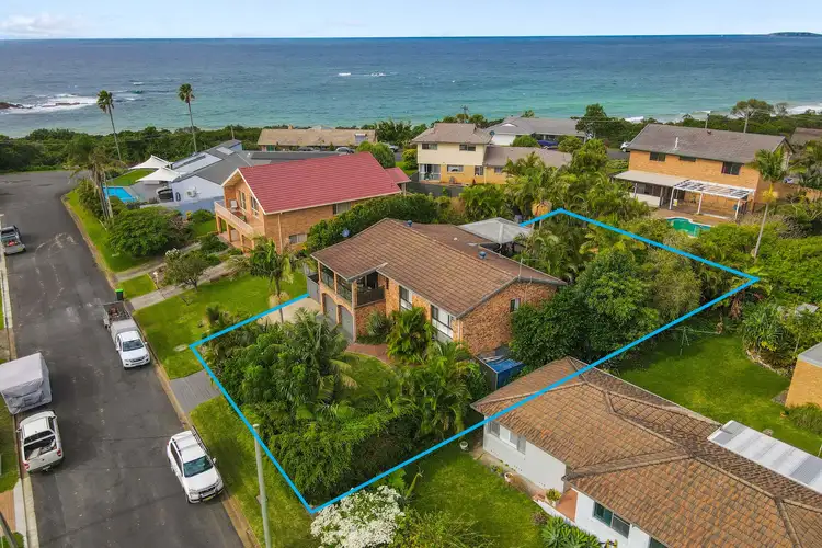 10 Alkina Street, Sapphire Beach NSW 2450